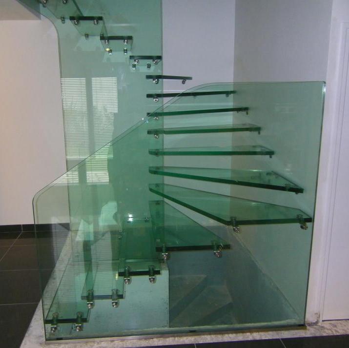 Лестница из стекла